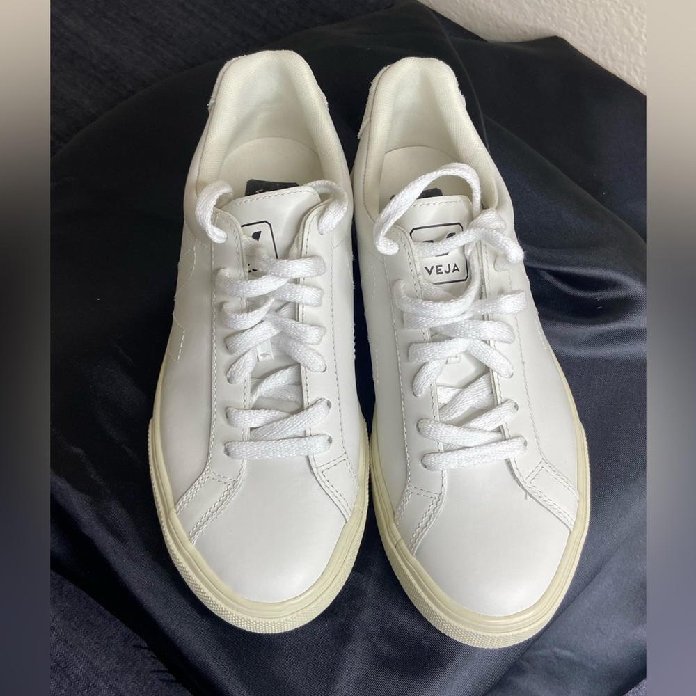 VEJA-Woman’s Sz 6 - Picture 5 of 9